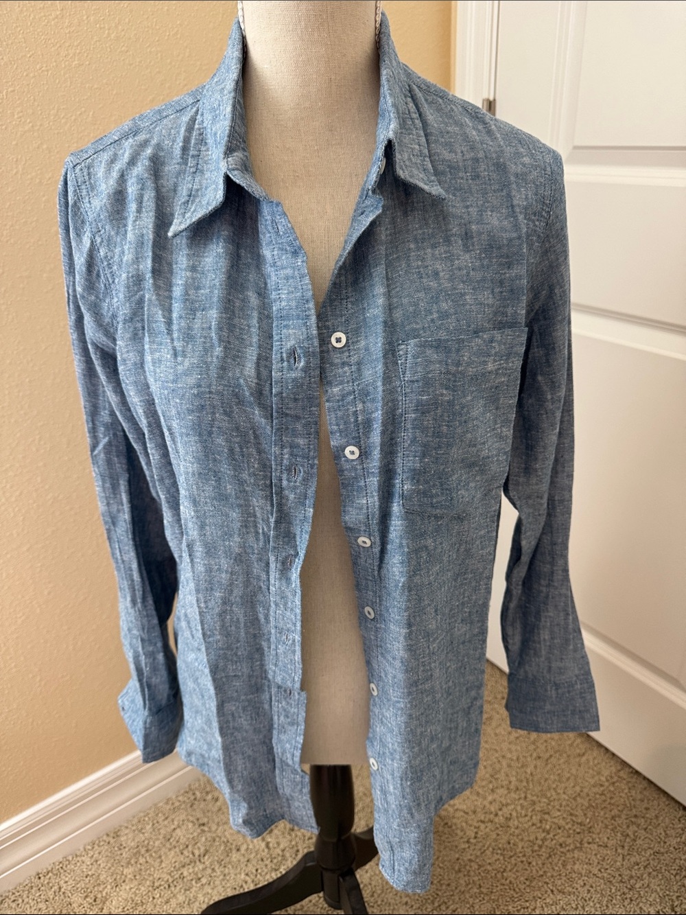 Gap Linen Blend Button Down Top - XS